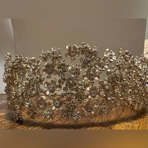 Beautiful brand new Swarovski crystal bridal headband